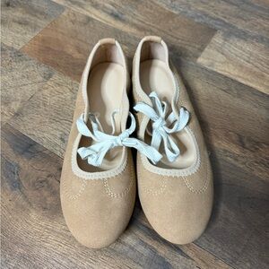 Elegant Tan Ballet Flats